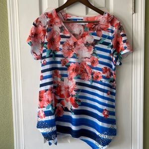 Dressy knit blouse, short sleeves.